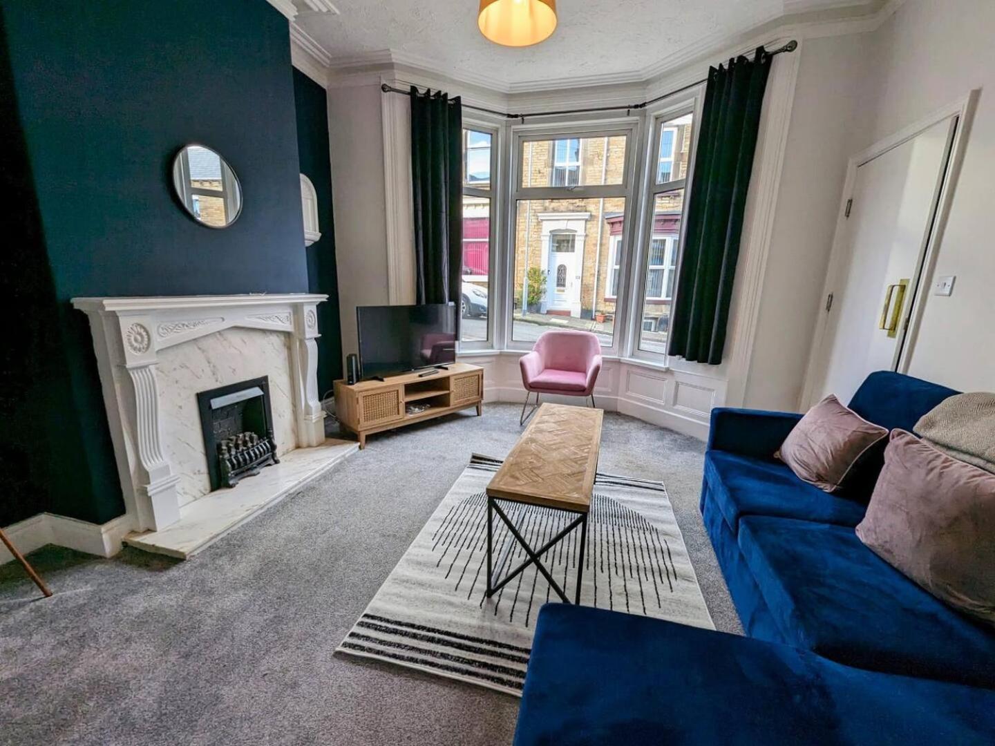 Spacious And Homey 4 Bedroom House Bishop Auckland Bagian luar foto