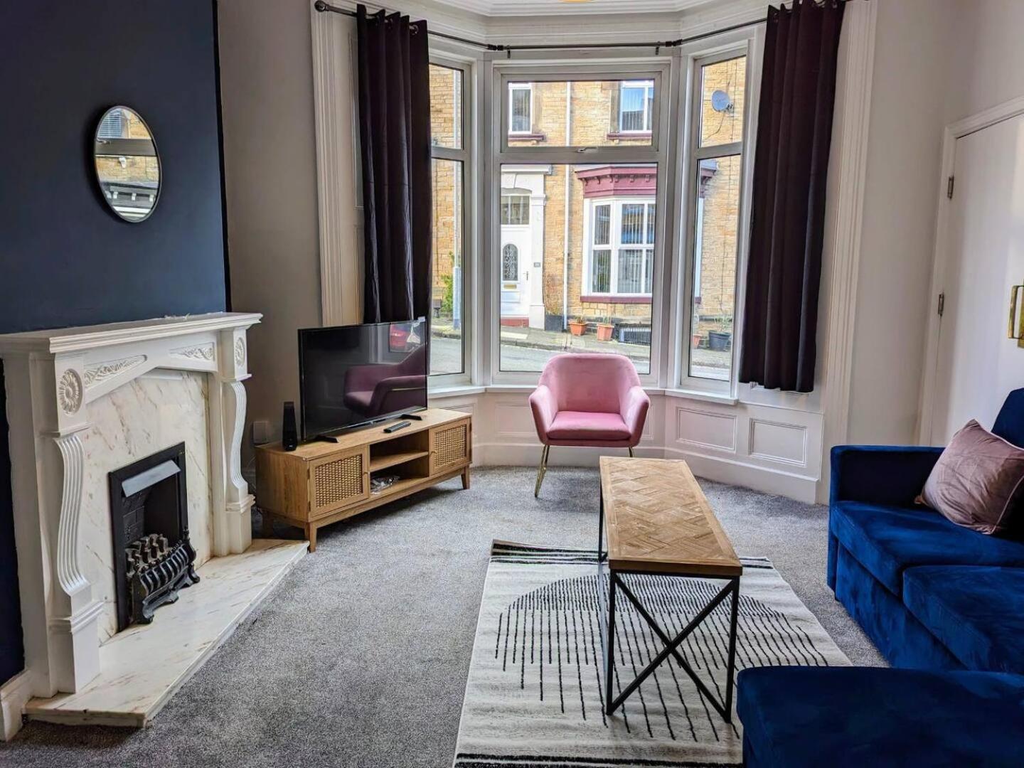 Spacious And Homey 4 Bedroom House Bishop Auckland Bagian luar foto
