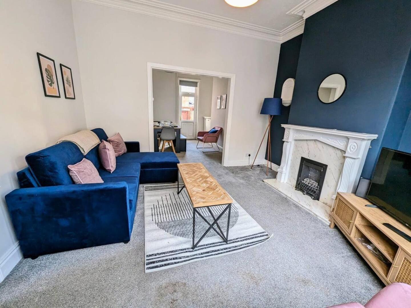 Spacious And Homey 4 Bedroom House Bishop Auckland Bagian luar foto